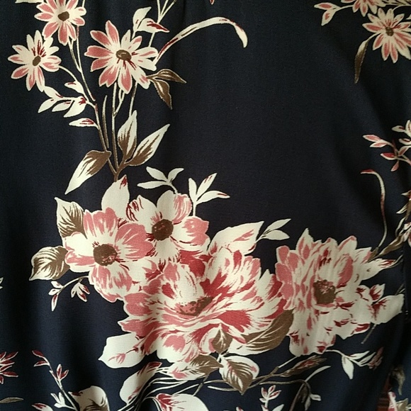 Floral Bell Sleeved Ruffled Bottom Romper - Picture 3 of 5